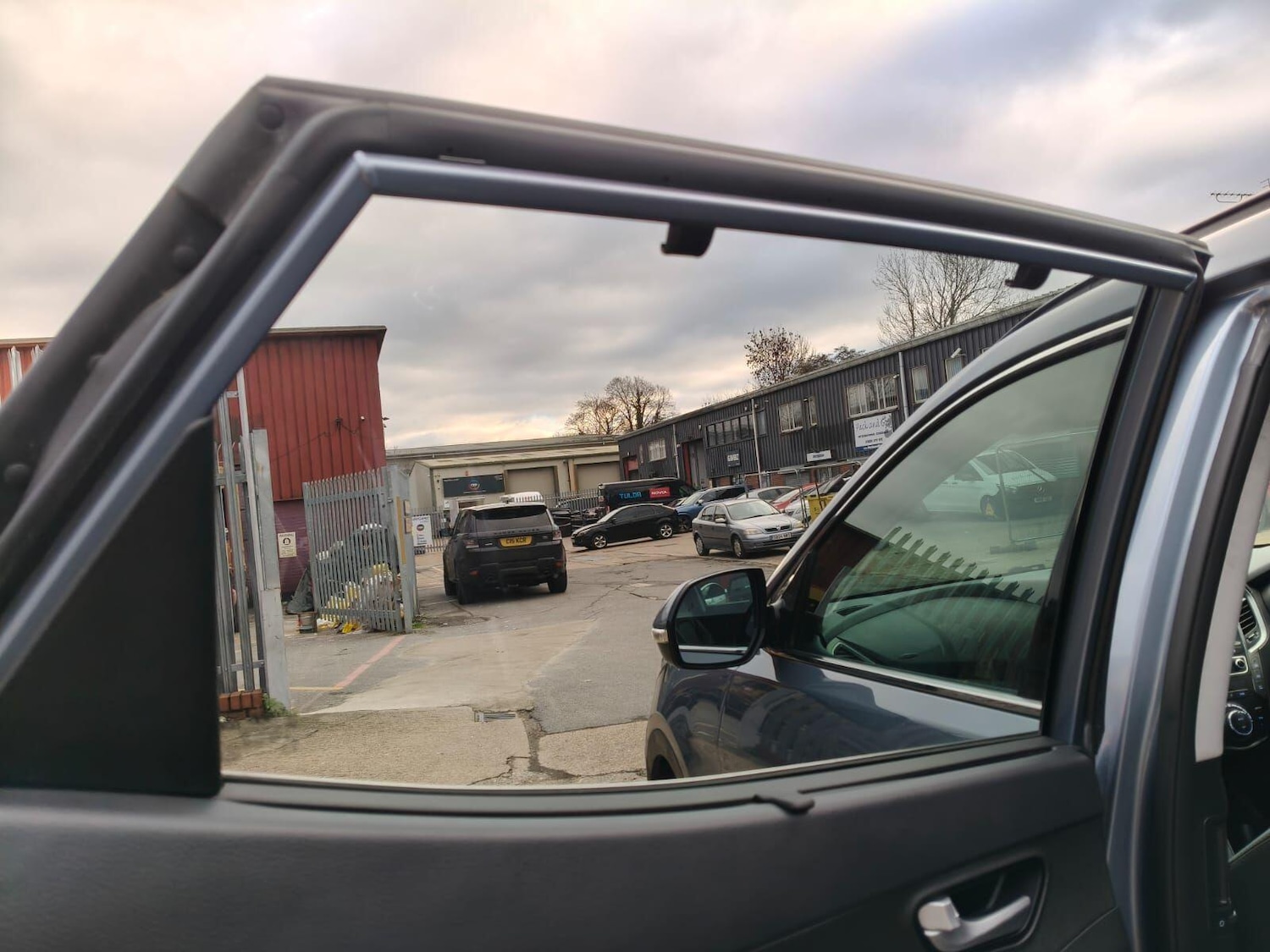 Used Hyundai Santa Fe 2016 for sale - 76701935: Photo 23