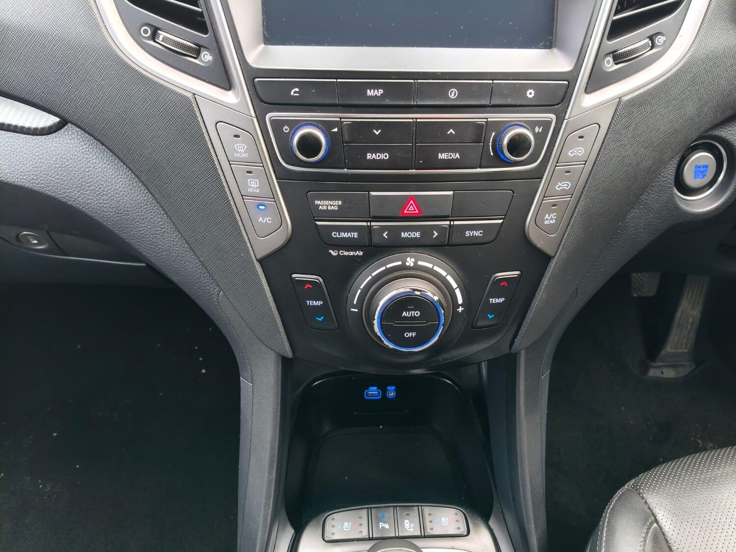 Used Hyundai Santa Fe 2016 for sale - 76701935: Photo 27