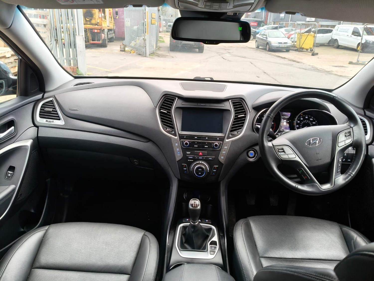 Used Hyundai Santa Fe 2016 for sale - 76701935: Photo 31