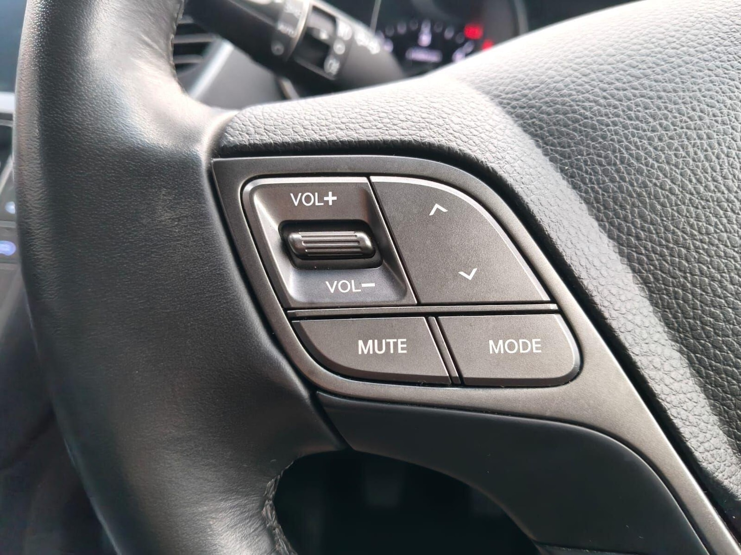 Used Hyundai Santa Fe 2016 for sale - 76701935: Photo 35