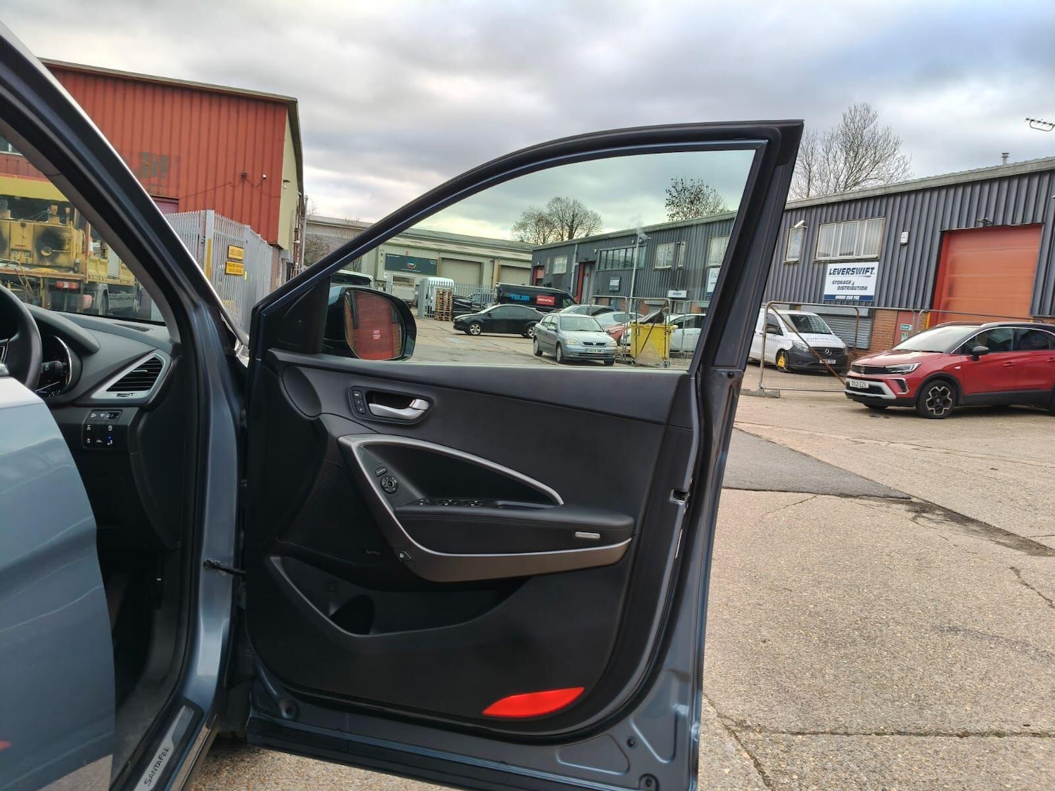 Used Hyundai Santa Fe 2016 for sale - 76701935: Photo 39