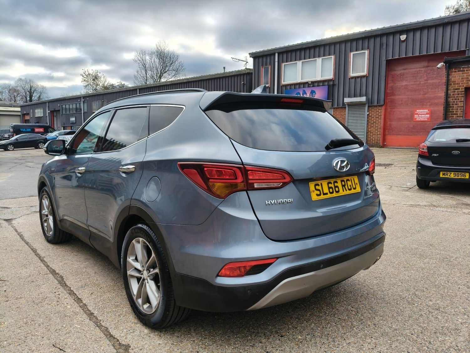 Used Hyundai Santa Fe 2016 for sale - 76701935: Photo 5