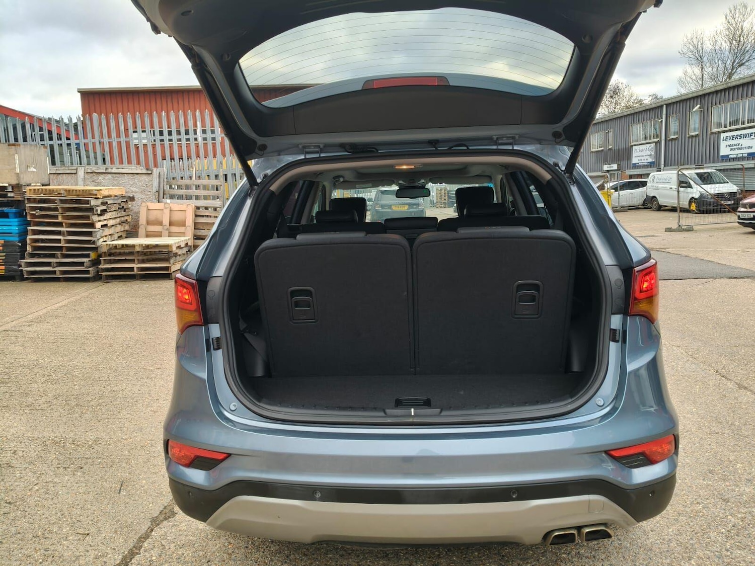 Used Hyundai Santa Fe 2016 for sale - 76701935: Photo 7