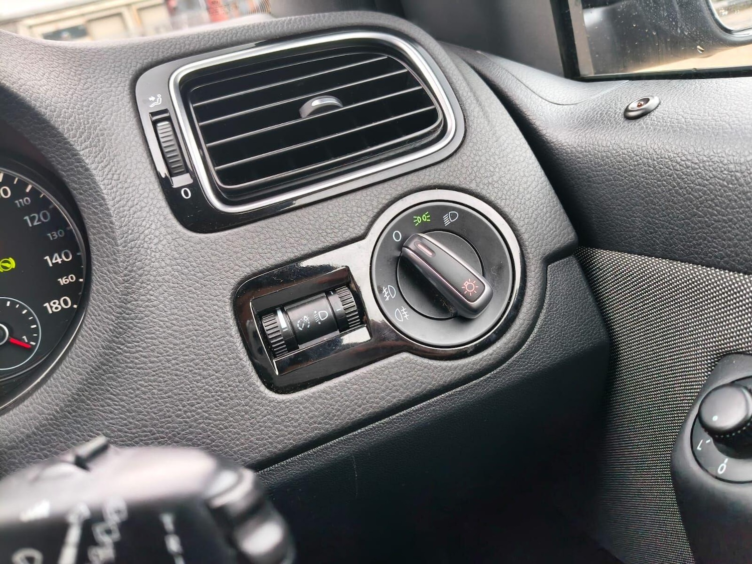 Used Volkswagen Polo 2014 for sale - 76659164: Photo 24