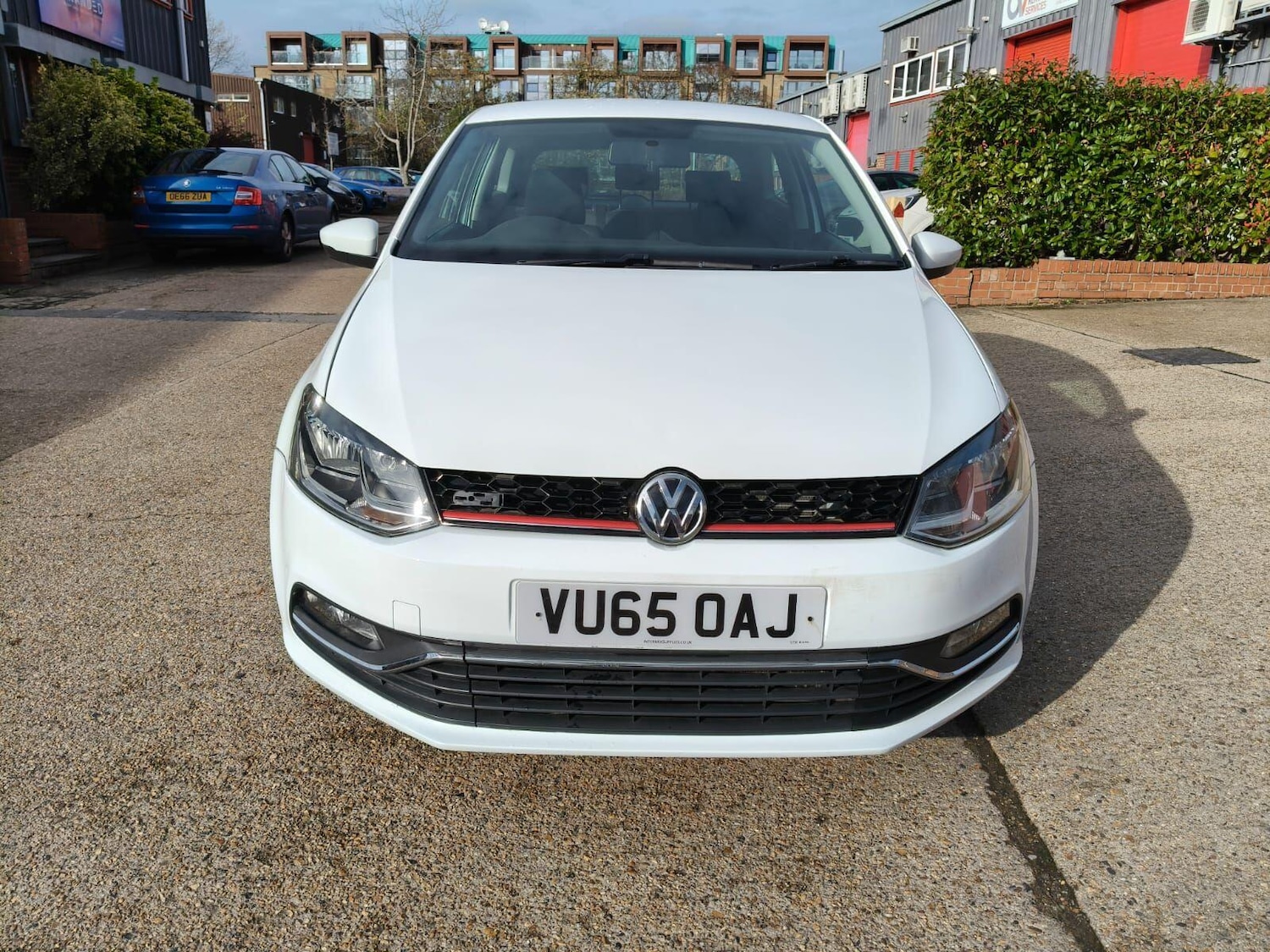 Used Volkswagen Polo 2015 for sale - 76645667: Photo 2