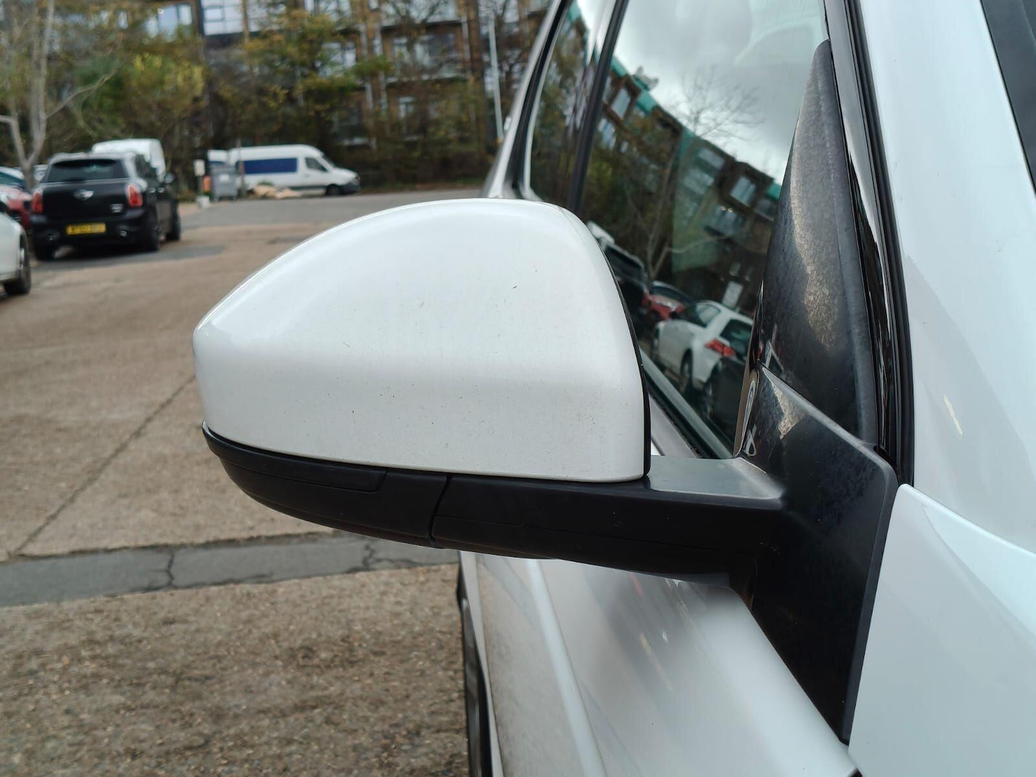 Used Land Rover Discovery Sport 2015 for sale - 76592585: Photo 11