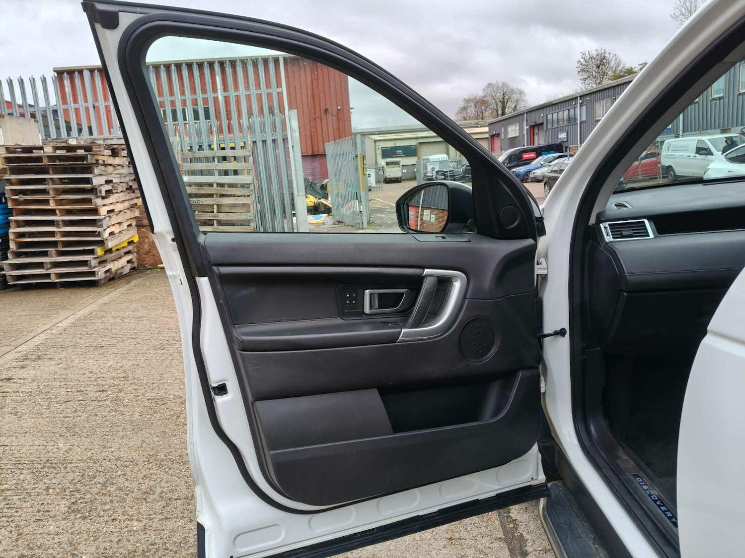 Used Land Rover Discovery Sport 2015 for sale - 76592585: Photo 23