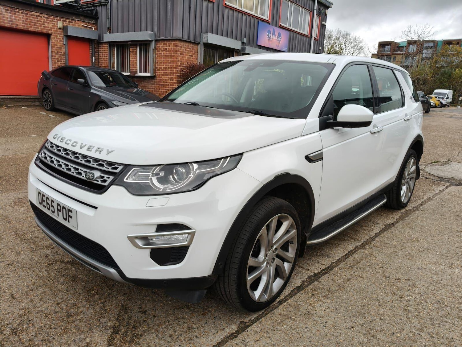 Used Land Rover Discovery Sport 2015 for sale - 76592585: Photo 3