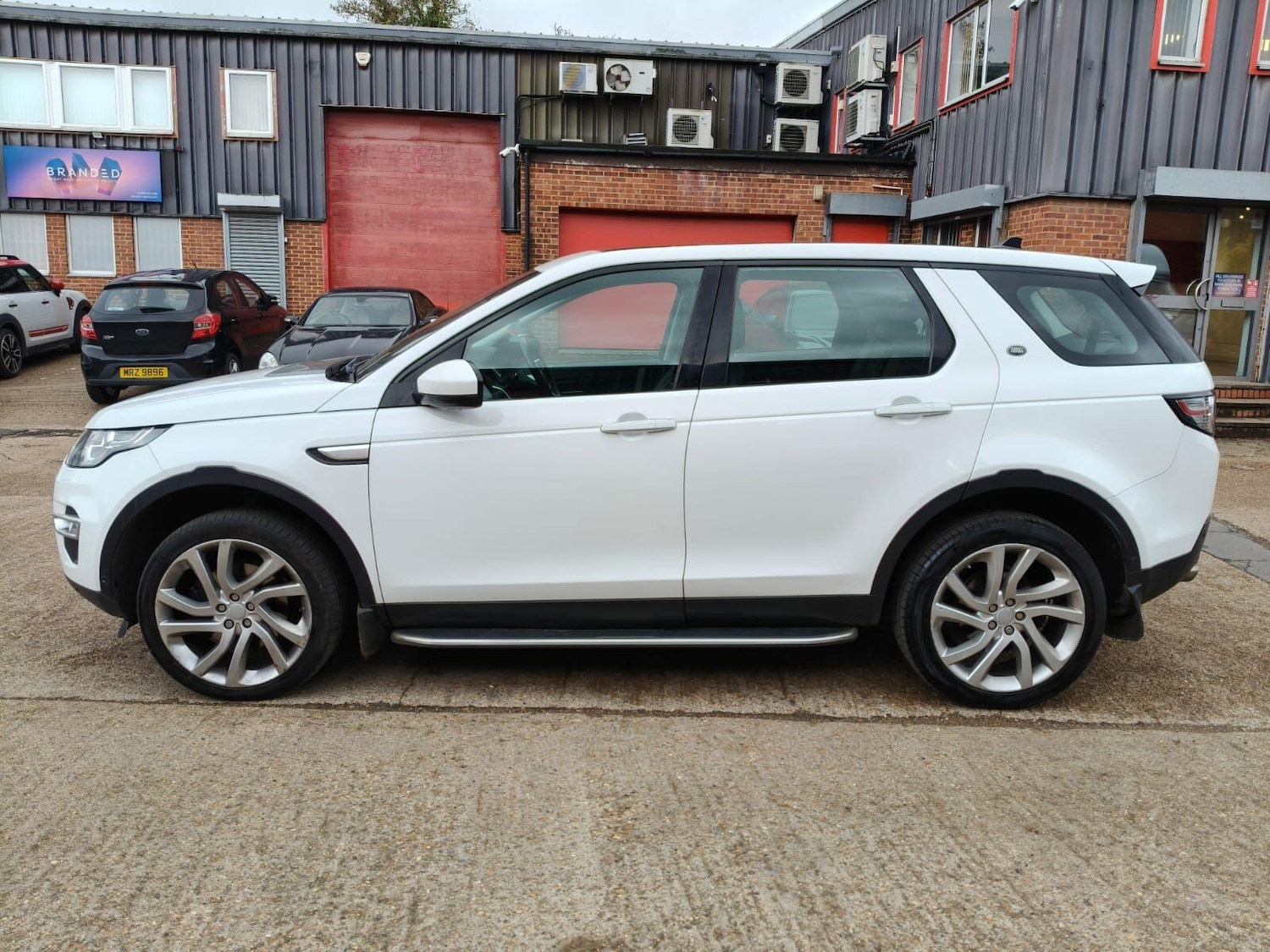 Used Land Rover Discovery Sport 2015 for sale - 76592585: Photo 4