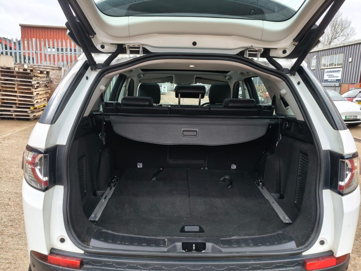 Used Land Rover Discovery Sport 2015 for sale - 76592585: Photo 6