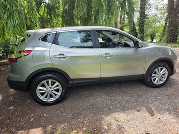 Used Nissan Qashqai 2015 for sale - 78910780: Photo
