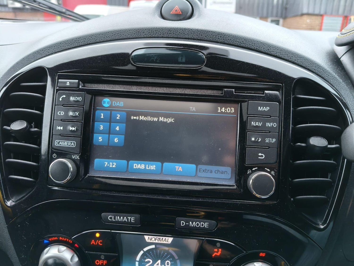 Used Nissan Juke 2015 for sale - 77455757: Photo 24