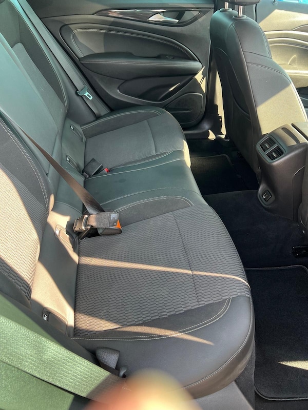 Used Vauxhall Insignia 2017 for sale - 76179719: Photo 1