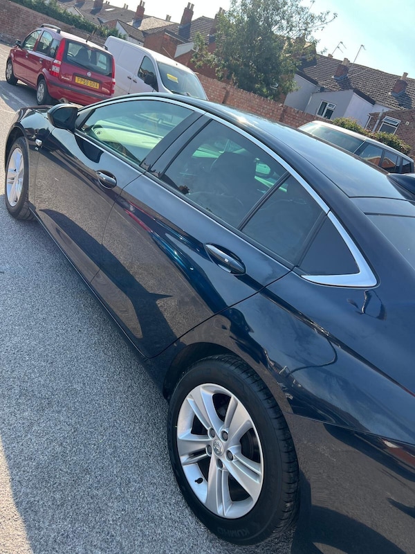 Used Vauxhall Insignia 2017 for sale - 76179719: Photo 3
