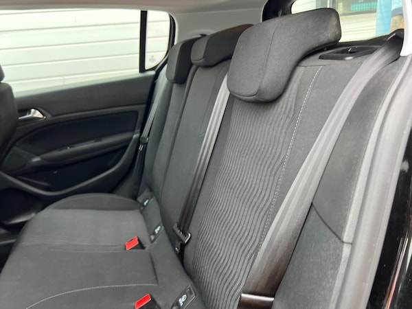 Used Peugeot 308 2015 for sale - 76152614: Photo 11