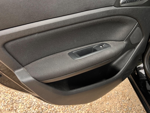 Used Peugeot 308 2015 for sale - 76152614: Photo 9
