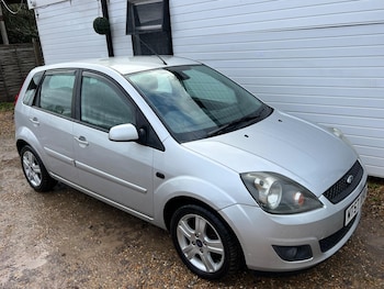 2007 (57) - 1.25 Zetec Climate 5dr