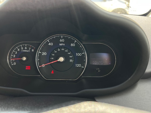 Used Hyundai i10 2012 for sale - 75363493: Photo 13