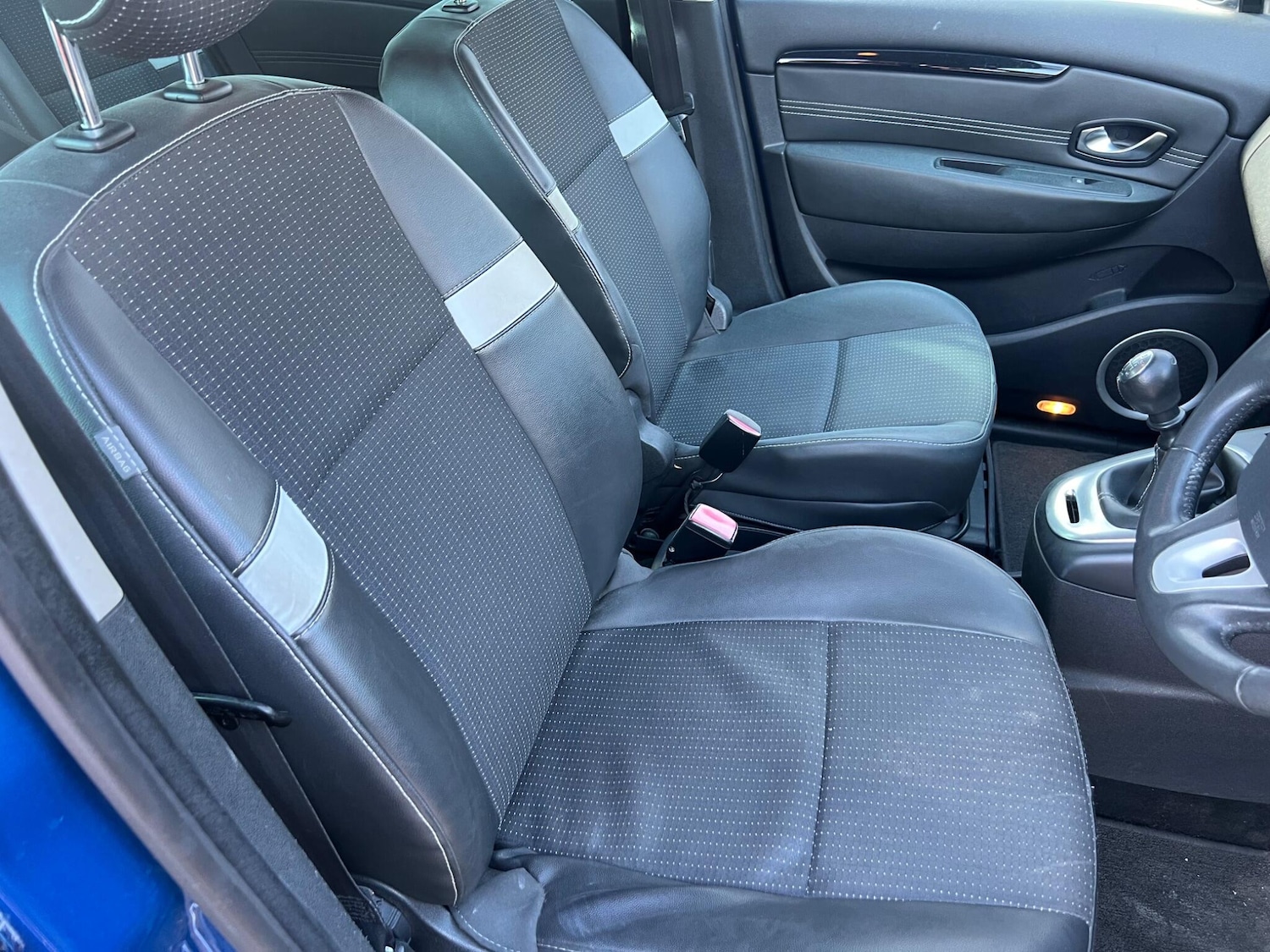 Used Renault Grand Scenic 2011 for sale - 76215040: Photo 11