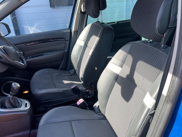 Used Renault Grand Scenic 2011 for sale - 76215040: Photo 20