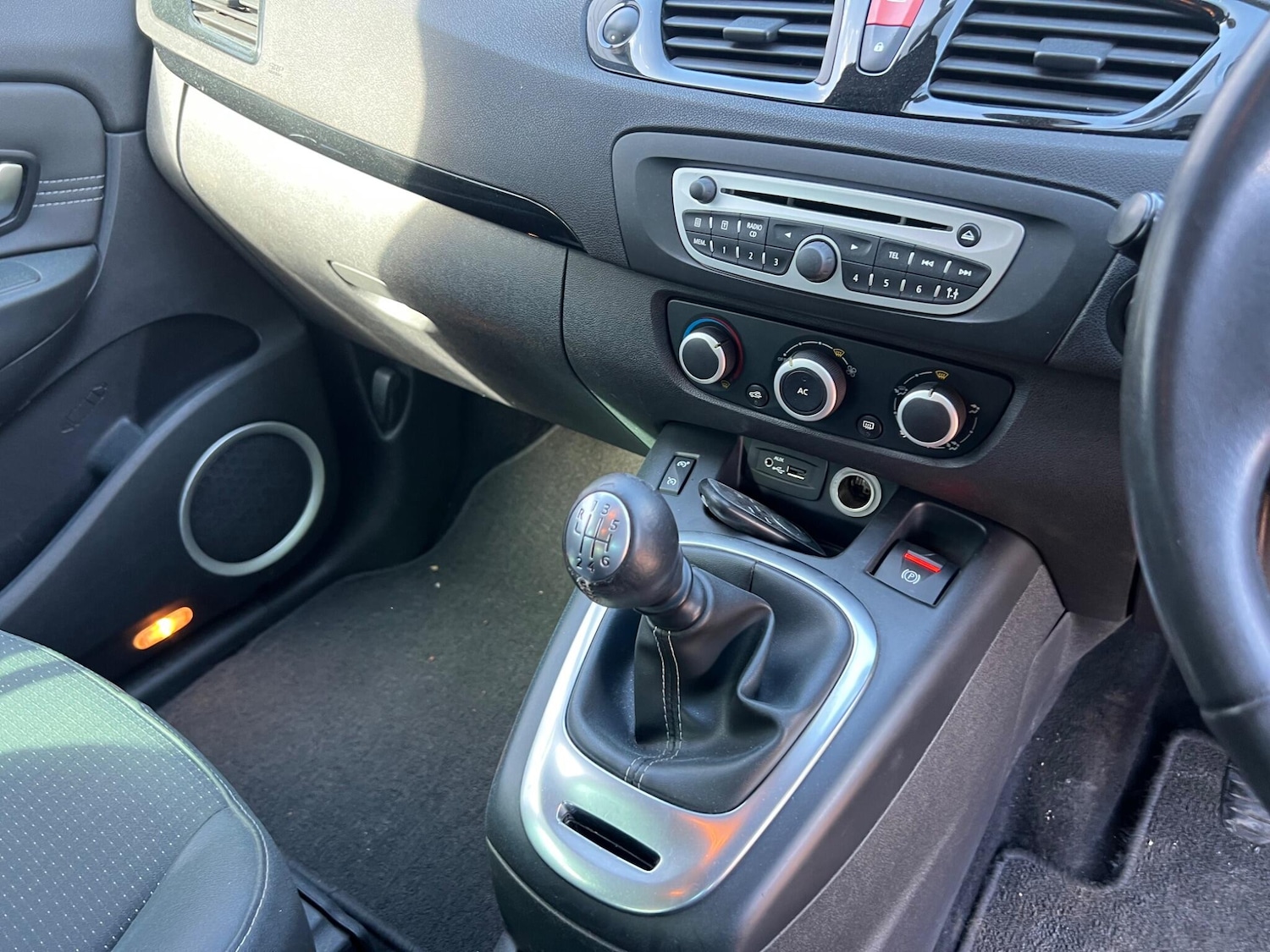 Used Renault Grand Scenic 2011 for sale - 76215040: Photo 9