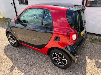 Used smart fortwo 2017 for sale - 75290329: Photo