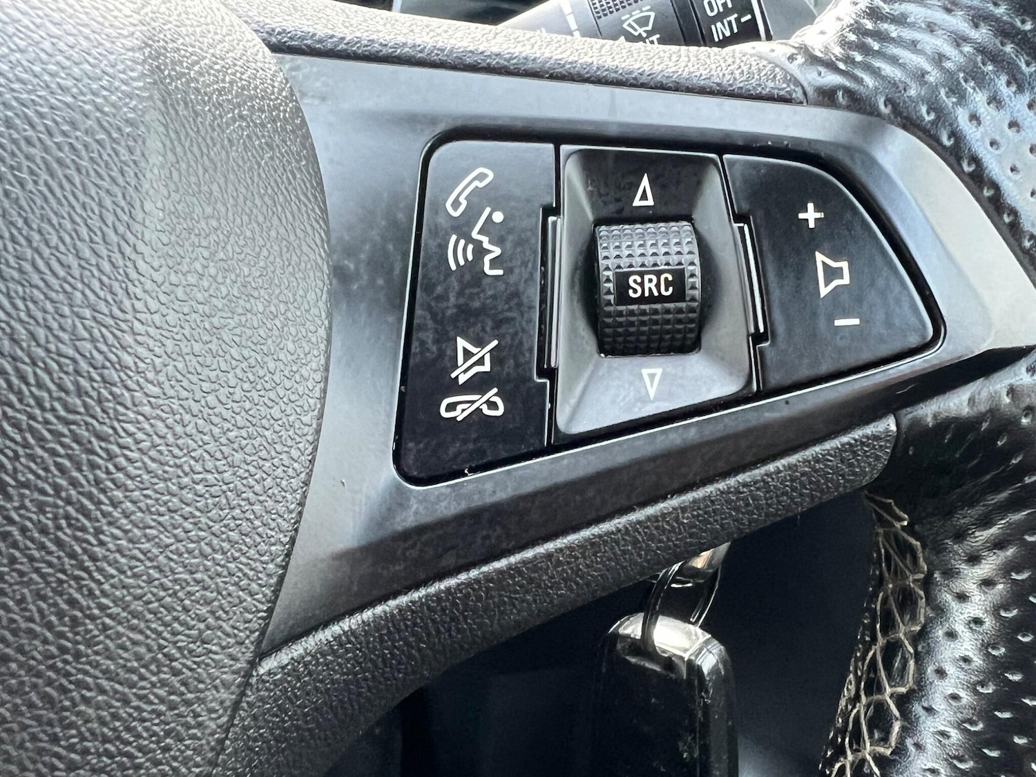 Used Vauxhall Corsa 2015 for sale - 77143880: Photo 6