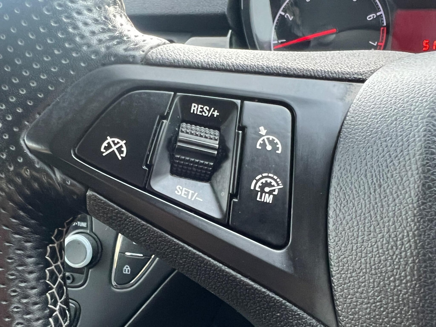 Used Vauxhall Corsa 2015 for sale - 77143880: Photo 7