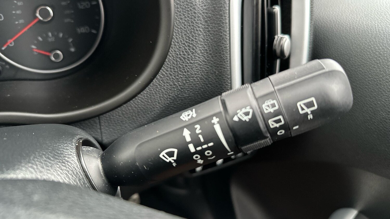 Used Kia Picanto 2023 for sale - 77673176: Photo 15