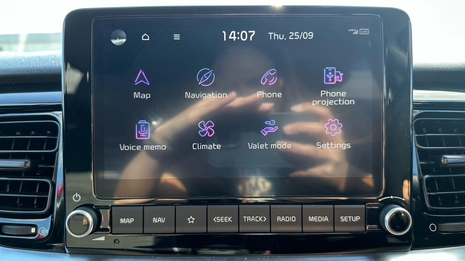 Used Kia Stonic 2023 for sale - 76337143: Photo 11