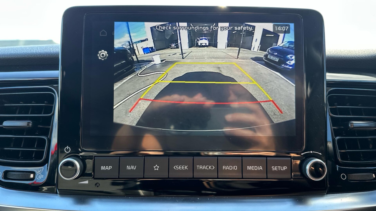 Used Kia Stonic 2023 for sale - 76337143: Photo 12