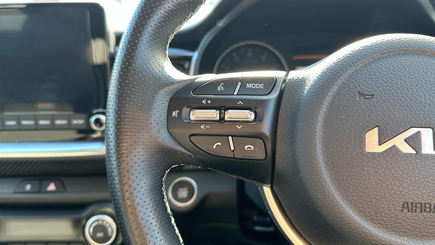 Used Kia Stonic 2023 for sale - 76337143: Photo 13