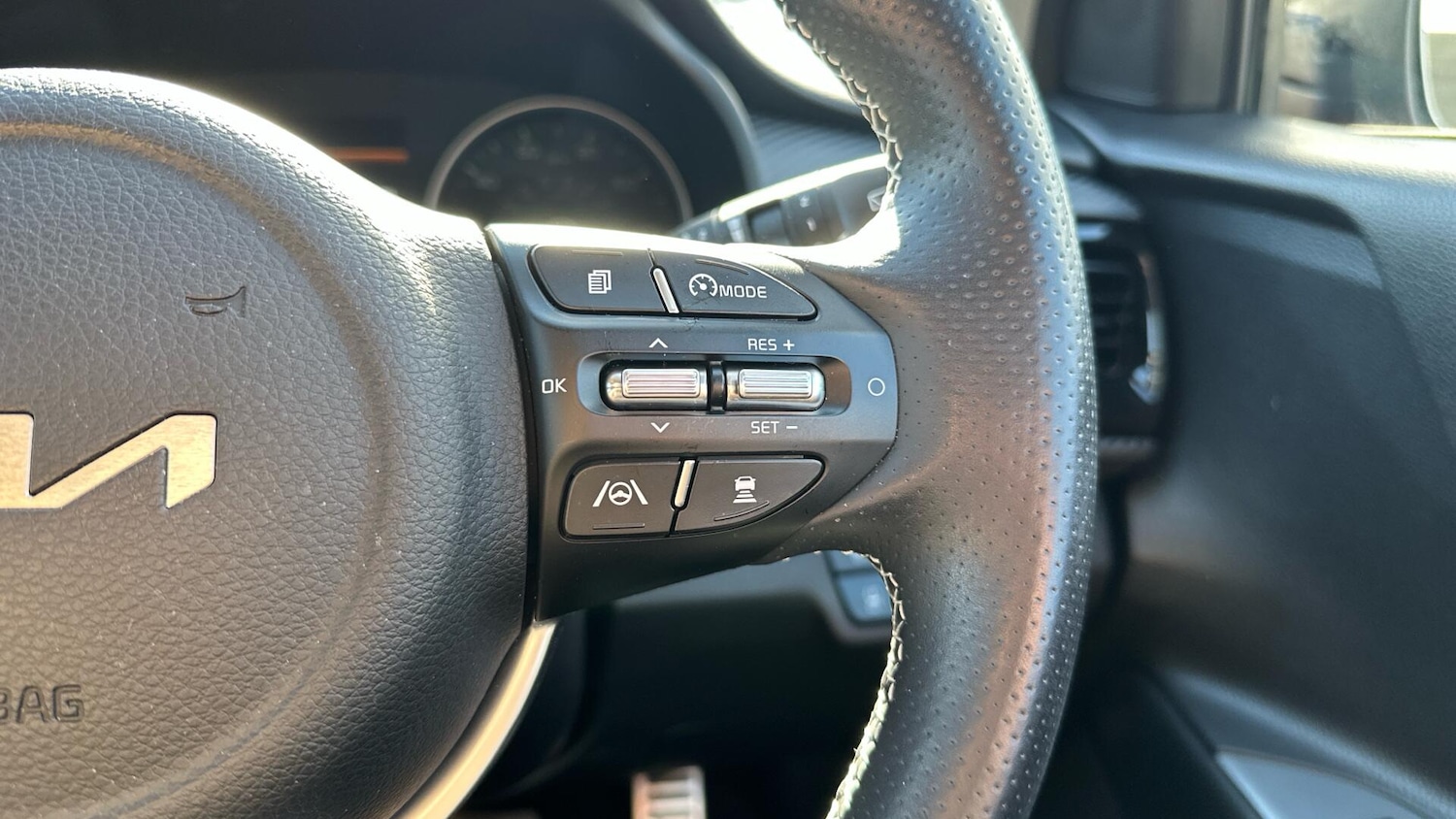 Used Kia Stonic 2023 for sale - 76337143: Photo 14