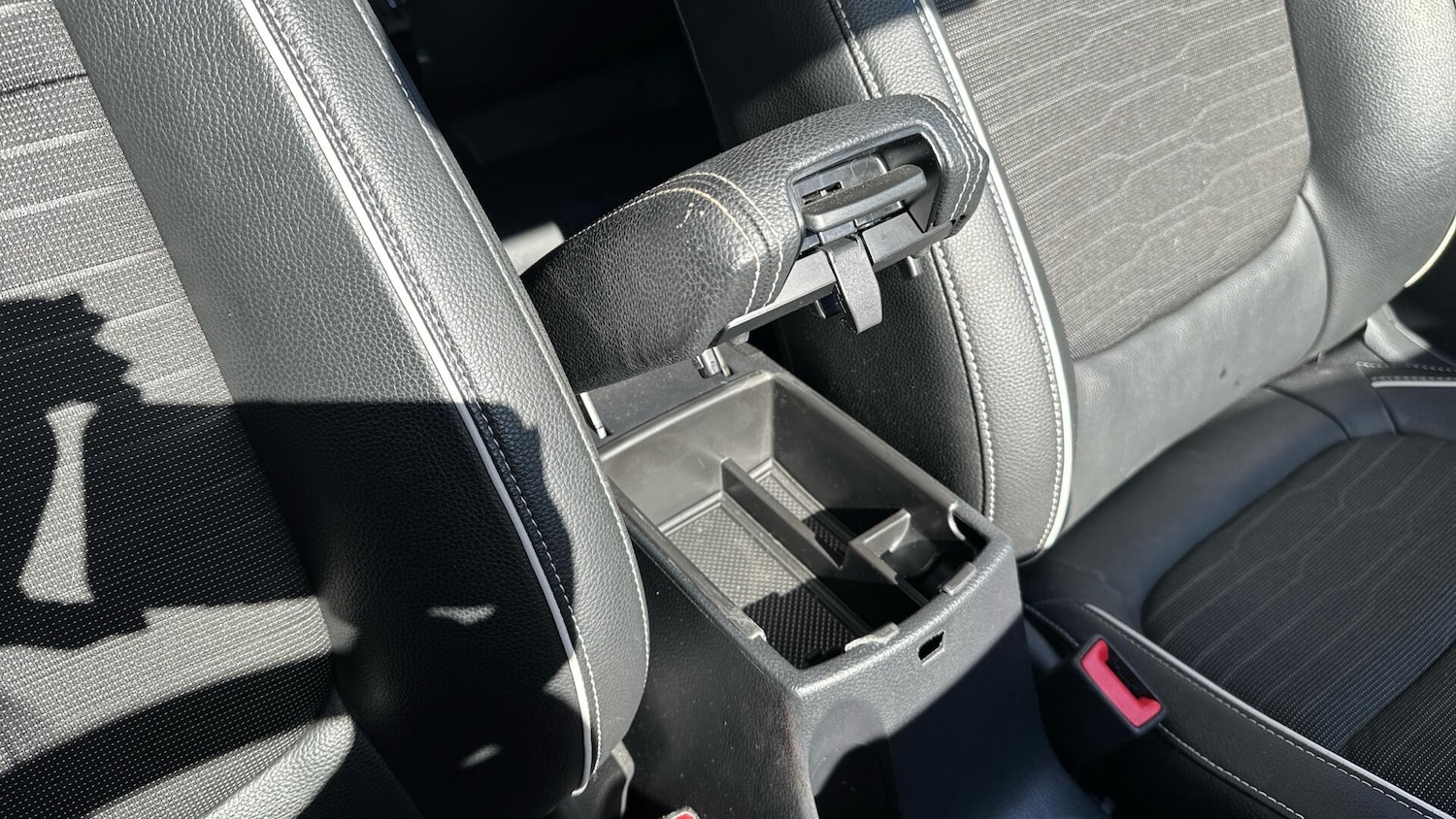 Used Kia Stonic 2023 for sale - 76337143: Photo 22