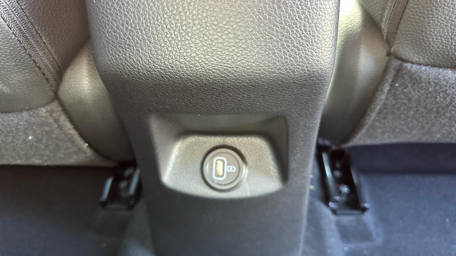 Used Kia Stonic 2023 for sale - 76337143: Photo 27