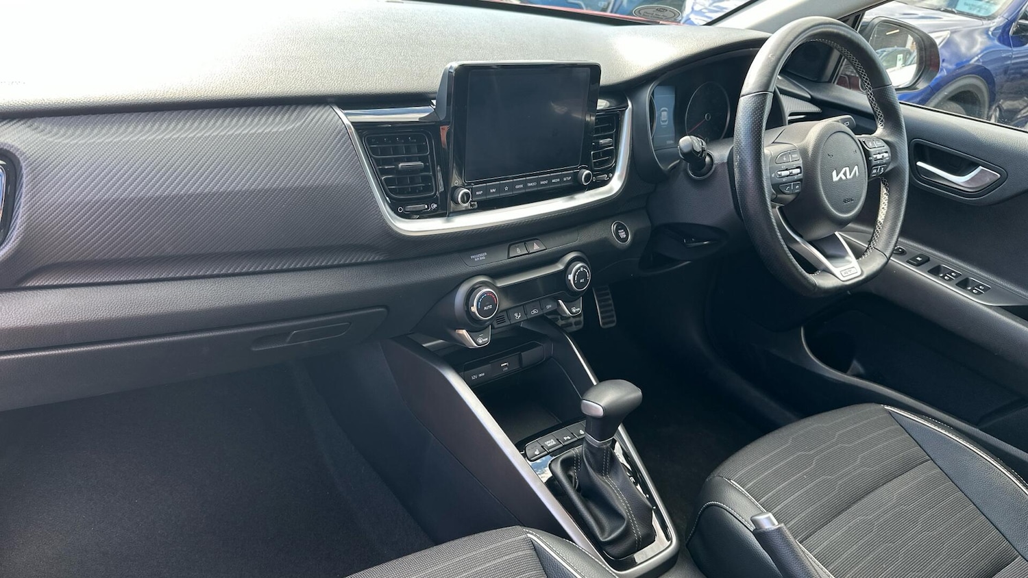 Used Kia Stonic 2023 for sale - 76337143: Photo 3