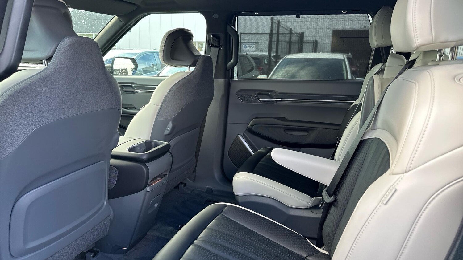 Used Kia EV9 2025 for sale - 76584932: Photo 12