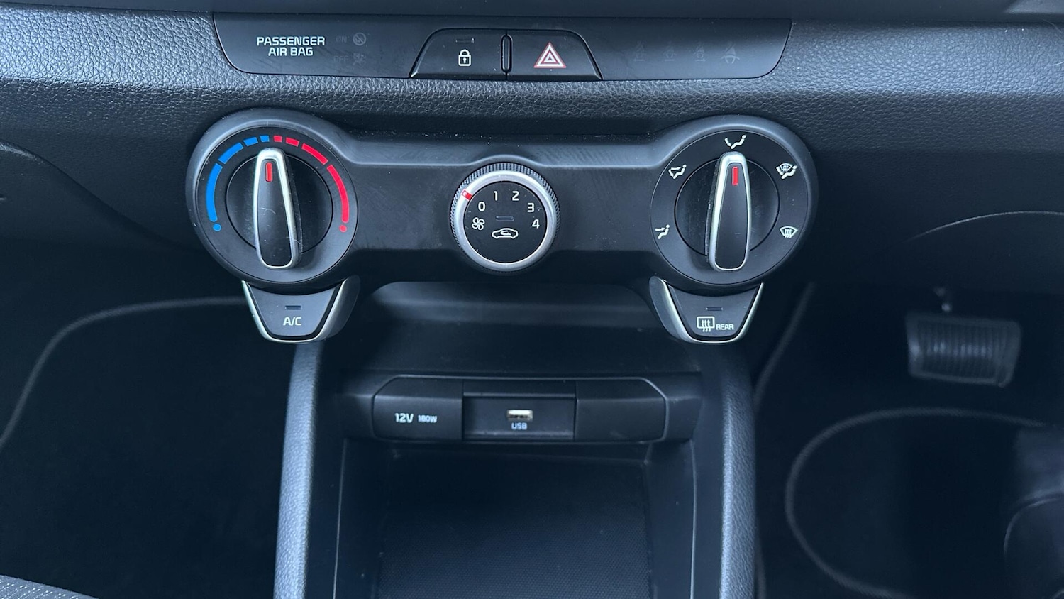 Used Kia Stonic 2022 for sale - 76337745: Photo 17