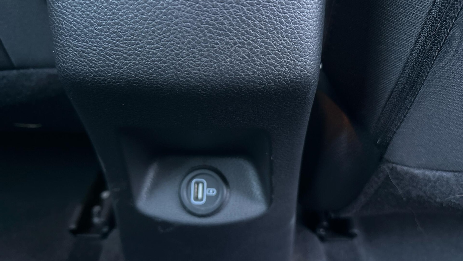 Used Kia Stonic 2022 for sale - 76337745: Photo 23