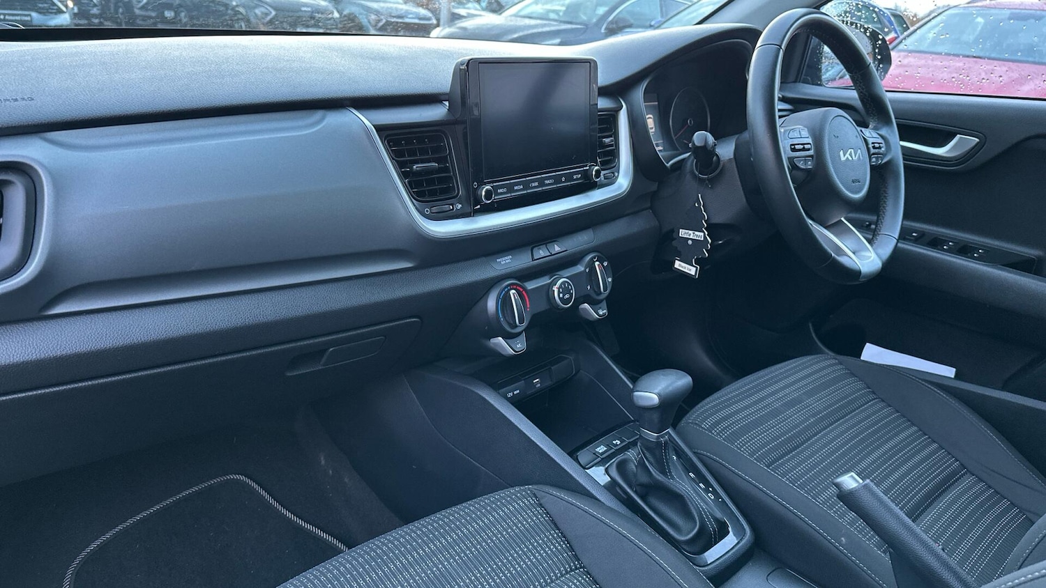 Used Kia Stonic 2022 for sale - 76337745: Photo 3