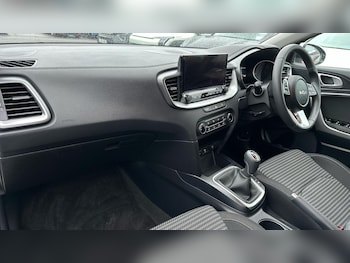 Used Kia Ceed 2025 for sale - 77670584: Photo