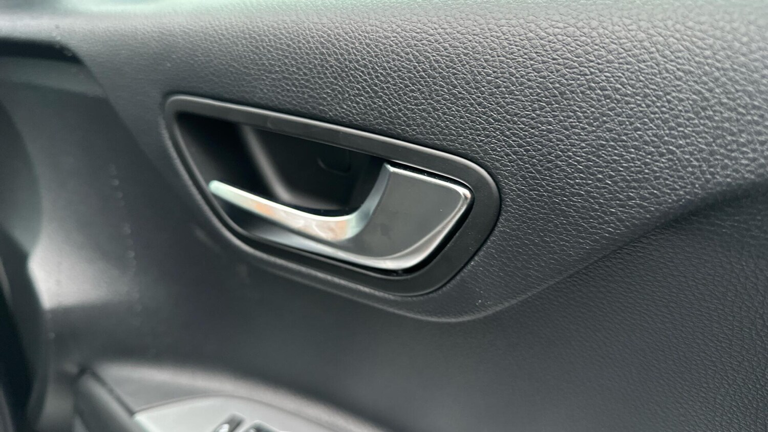 Used Kia Stonic 2025 for sale - 77400473: Photo 38