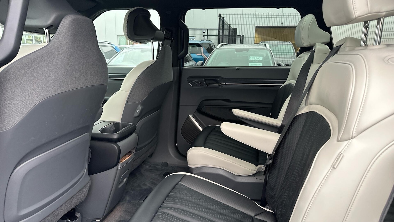 Used Kia EV9 2025 for sale - 76656994: Photo 12