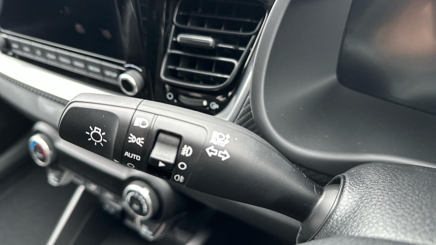 Used Kia Stonic 2025 for sale - 76337044: Photo 16