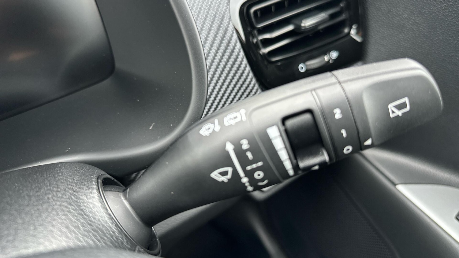 Used Kia Stonic 2025 for sale - 76337044: Photo 17