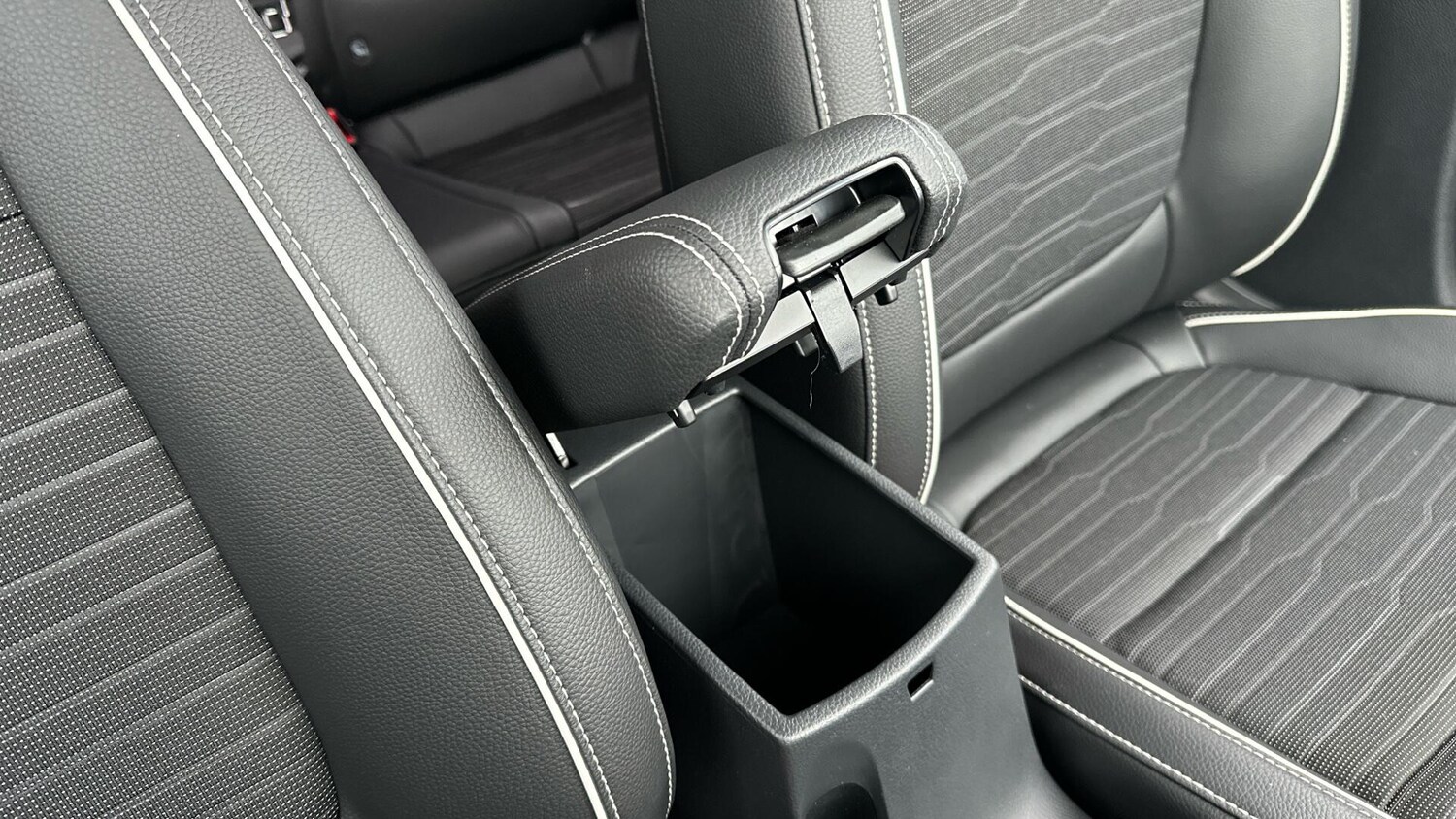 Used Kia Stonic 2025 for sale - 76337044: Photo 22