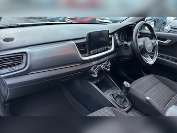 Used Kia Stonic 2021 for sale - 76714761: Photo