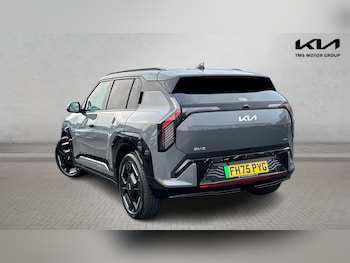 Used Kia EV3 2026 for sale - 77305550: Photo