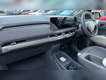 Used Kia EV3 2026 for sale - 77305550: Photo