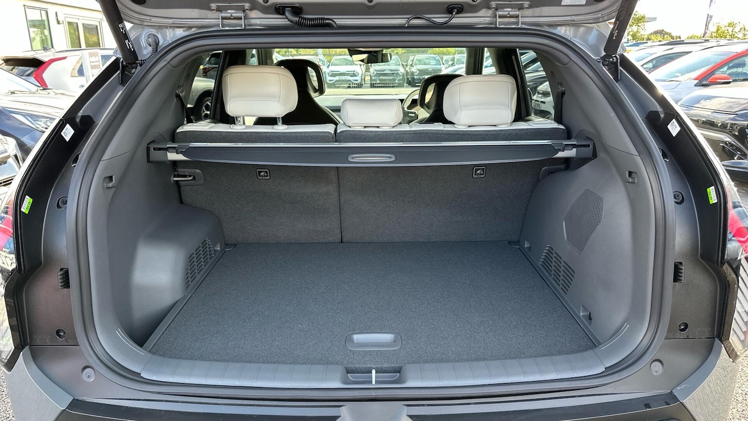 Used Kia EV3 2025 for sale - 76337005: Photo 8